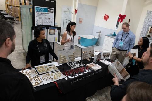 Mgr-Mtg-Vendor-Displays-112