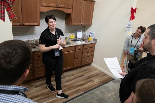 Mgr-Mtg-Vendor-Displays-120